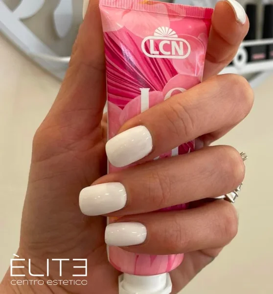 centro estetico elite unghie nails massa 22